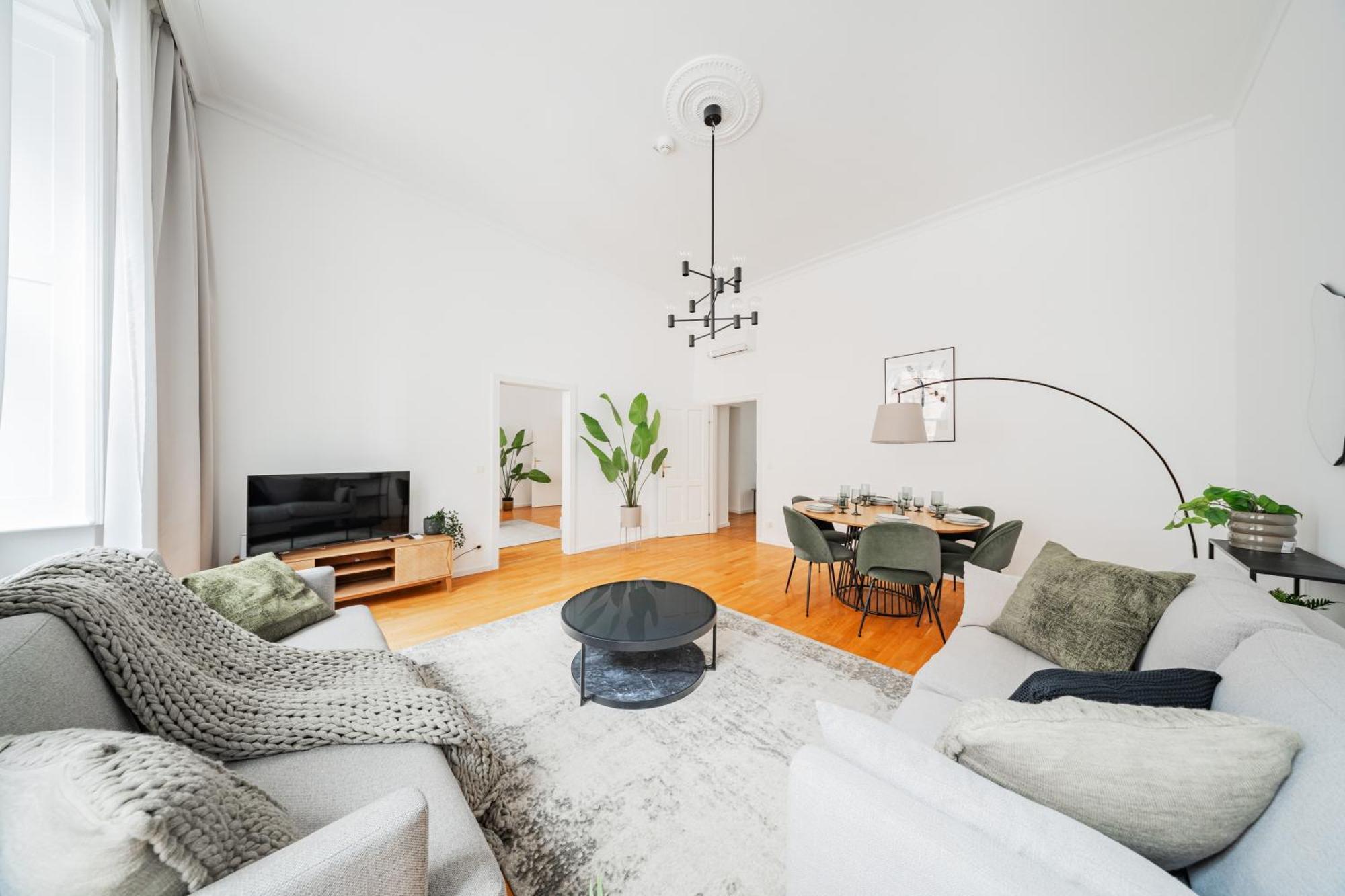 Franz By Home1 Apartment